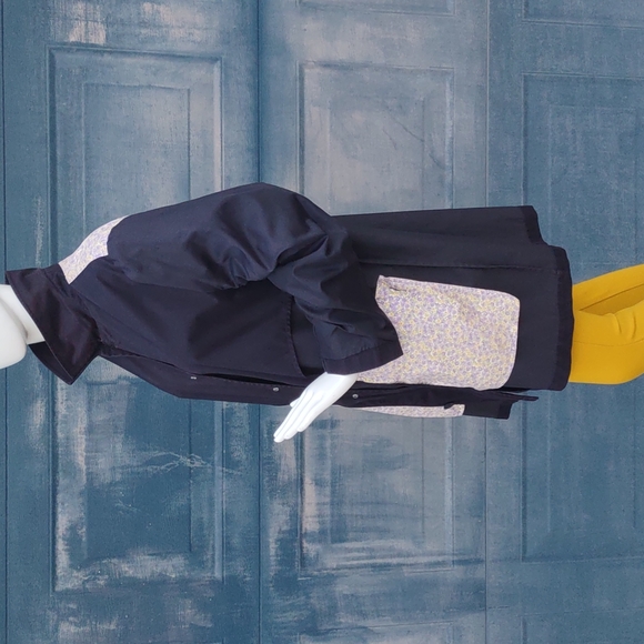 LANDS END Pure Cotton Fully Lined Ladies Trench (Floral Lining w/Accents) - Picture 16 of 17